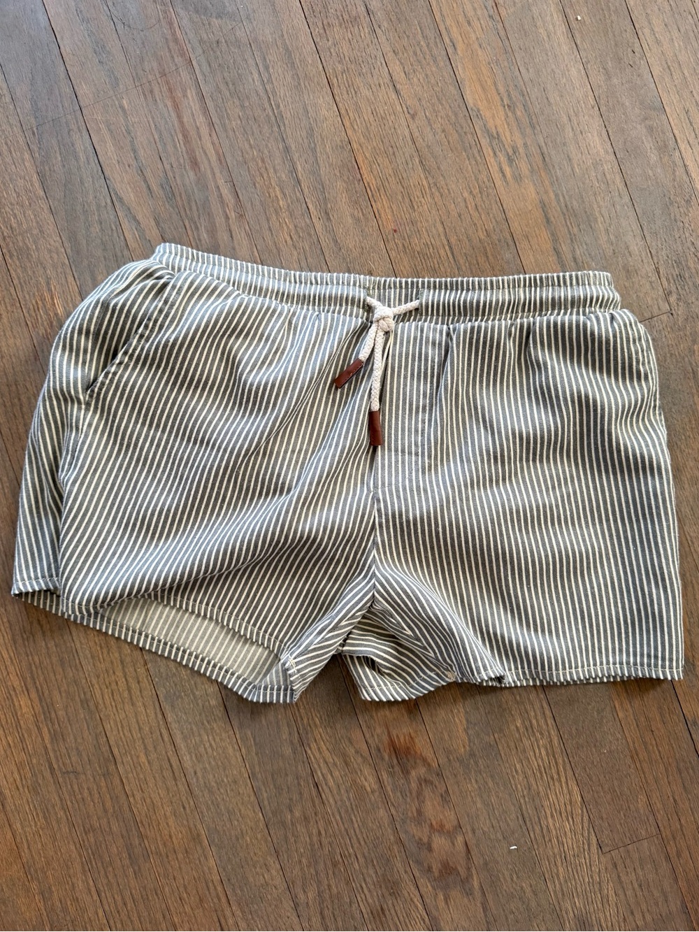 Striped Drawstring Women’s Athletic Shorts - Taupe & White